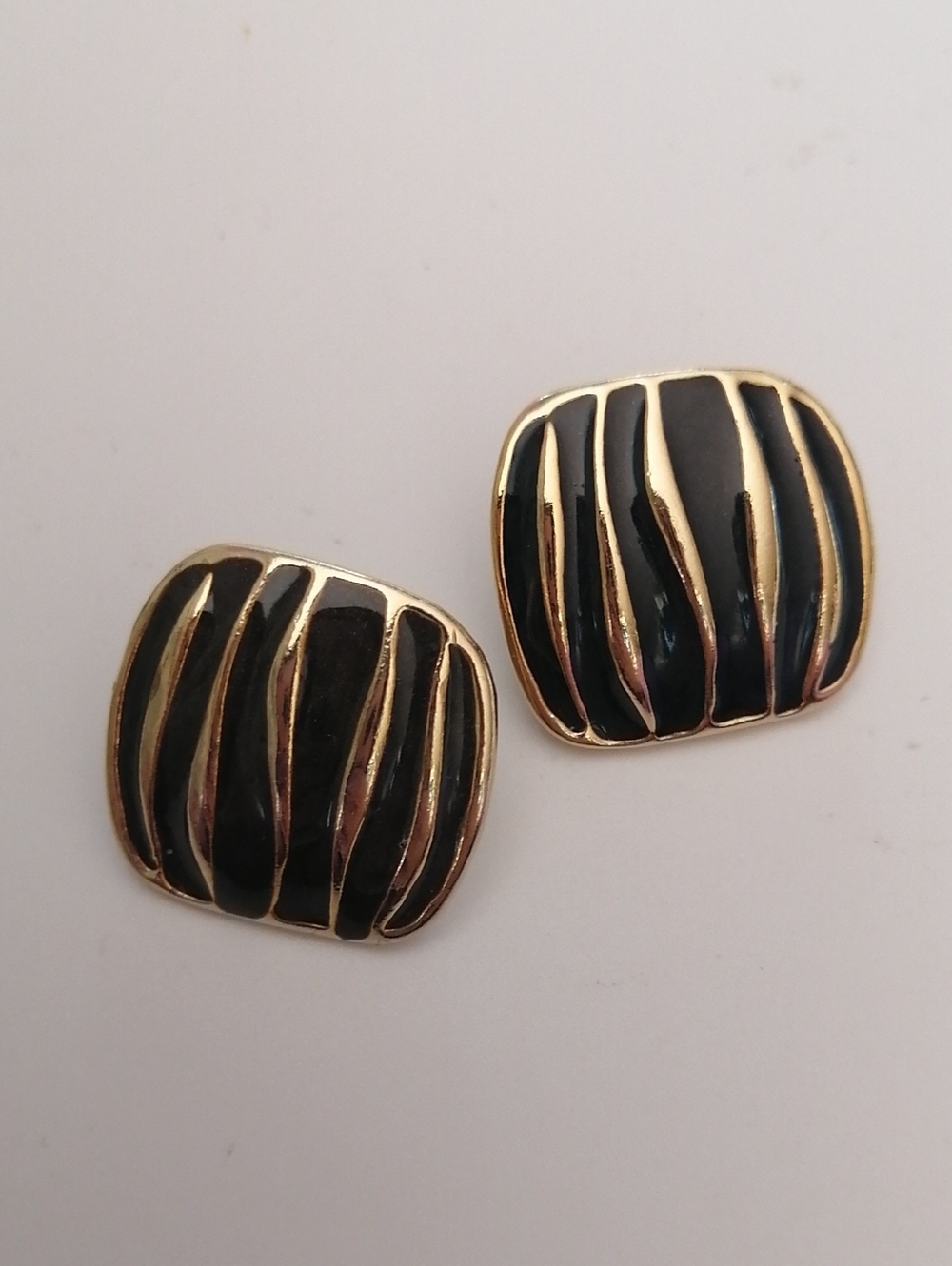Weekenders 80s Goldtone Abstract Striped Pattern Black Enamel Post Earrings